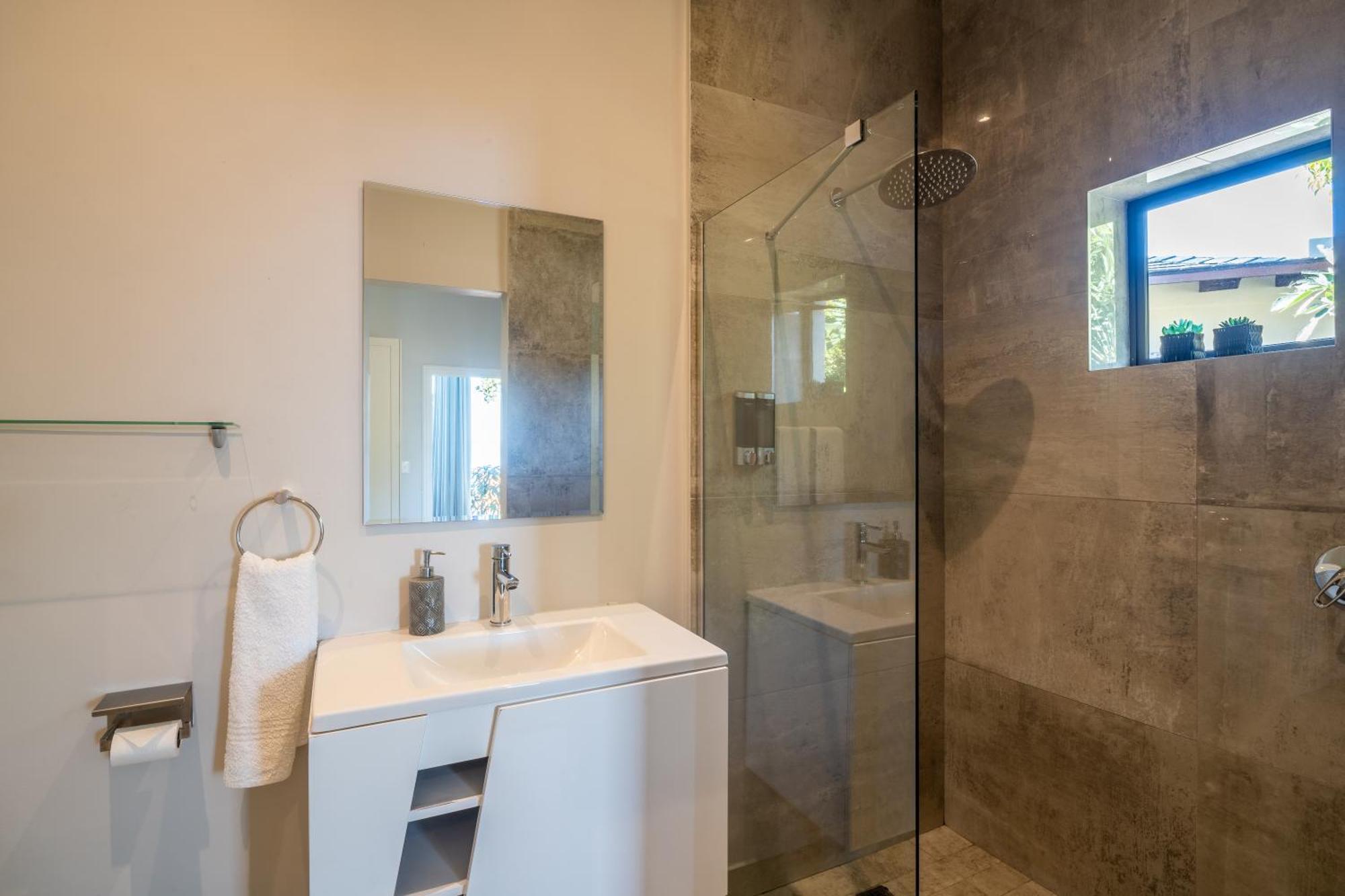 Seashore 2 Bedroom Luxury Unit - Breakwaters Haven 나이스나 외부 사진